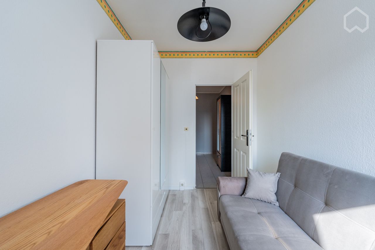 Fully furnished 4-room apartment with style & comfort – all-inclusive in Berlin 13059!
