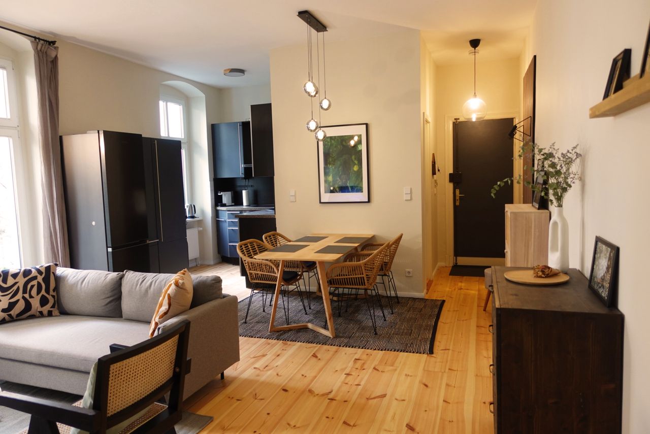 Newly renovated apartment near Ostkreuz