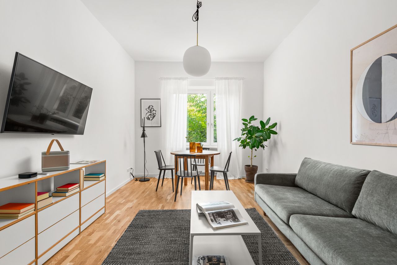 Spacious 2 Room Apartment in the popular Berlin Neukölln district