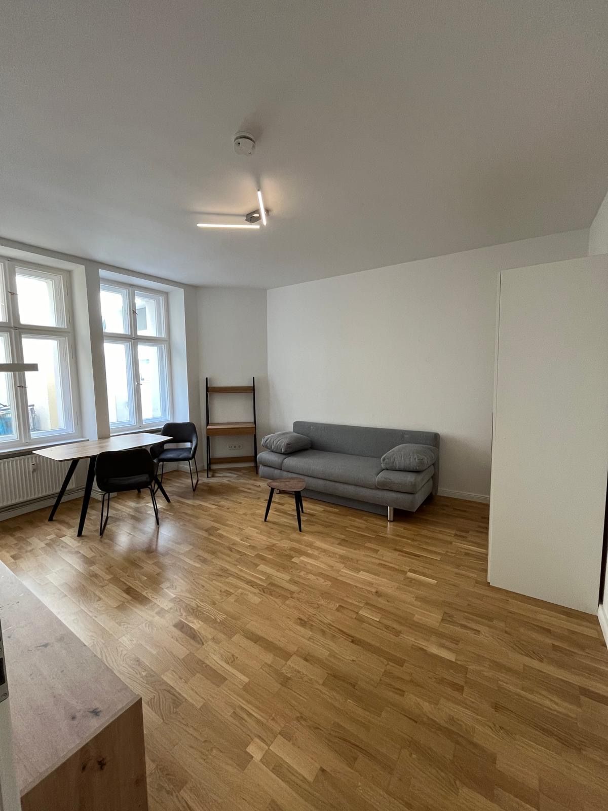 nice 1 room apartment near to Gesundbrunnen