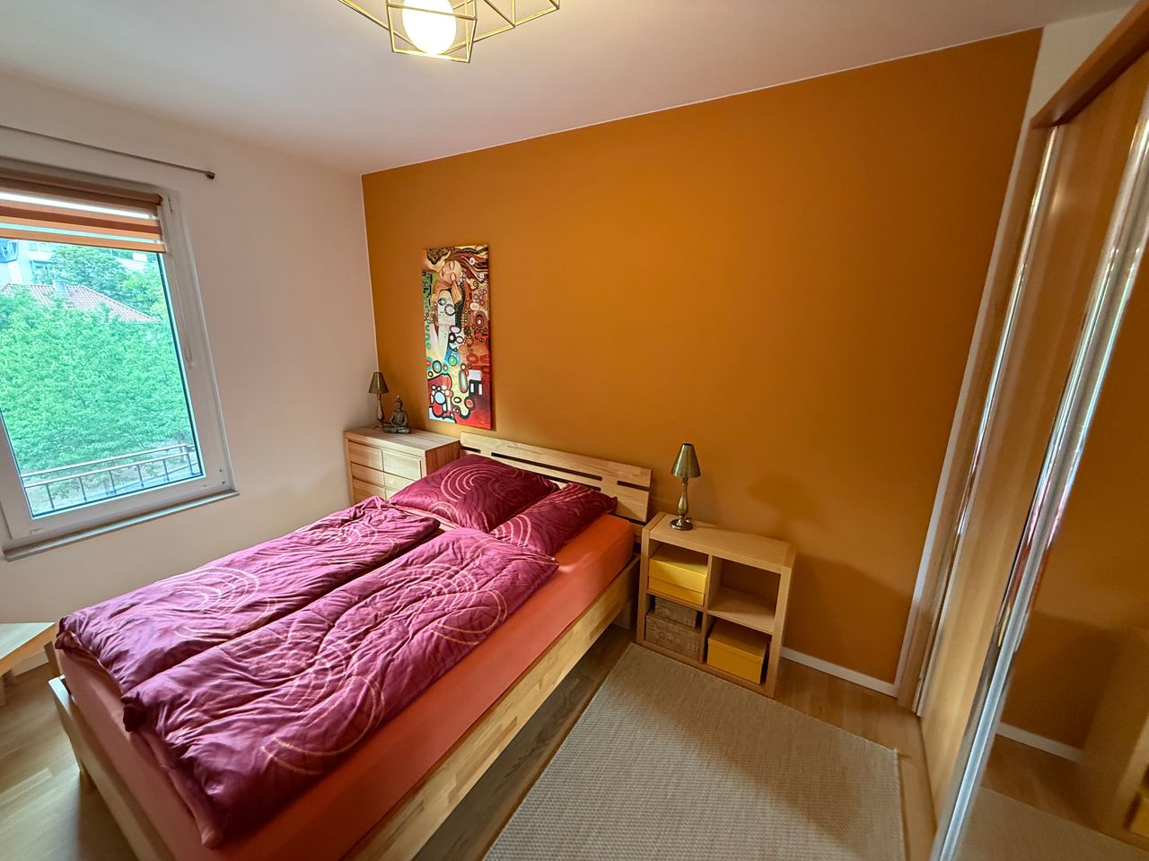 Exclusive, furnished, fully equipped 3-room apartment in a prime location in Potsdam city center with underground parking space and cleaning service