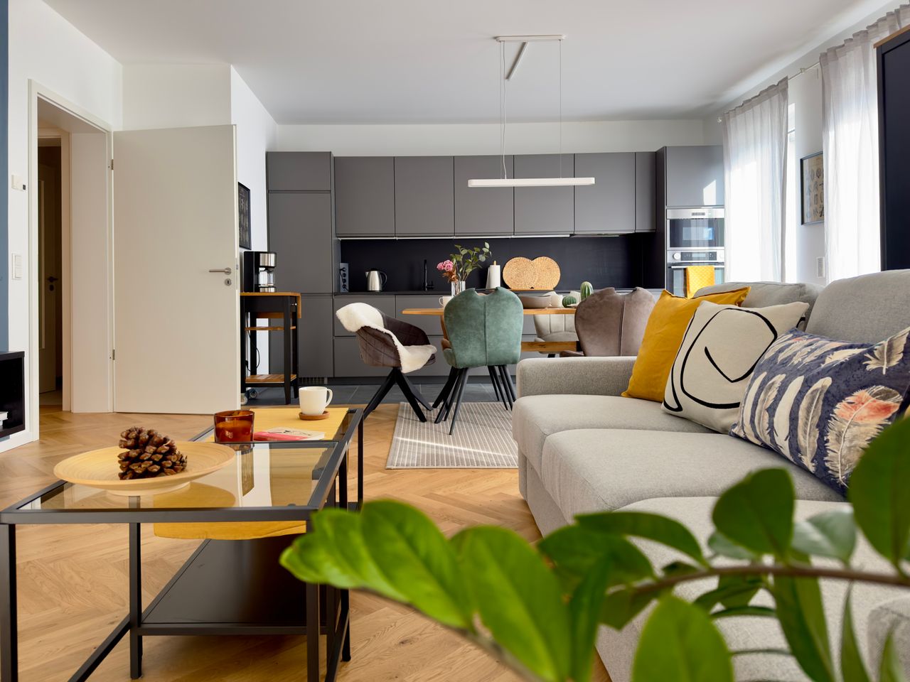 Comfort & convenient family apartment with garden & garage in central Dresden Neustadt