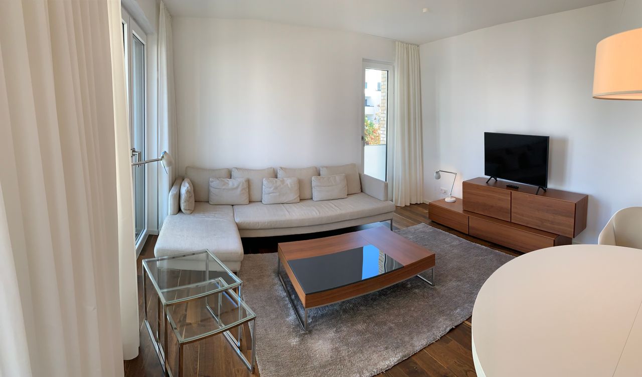 Quiet & luxurious 2 room apartment with underground parking space in Cologne