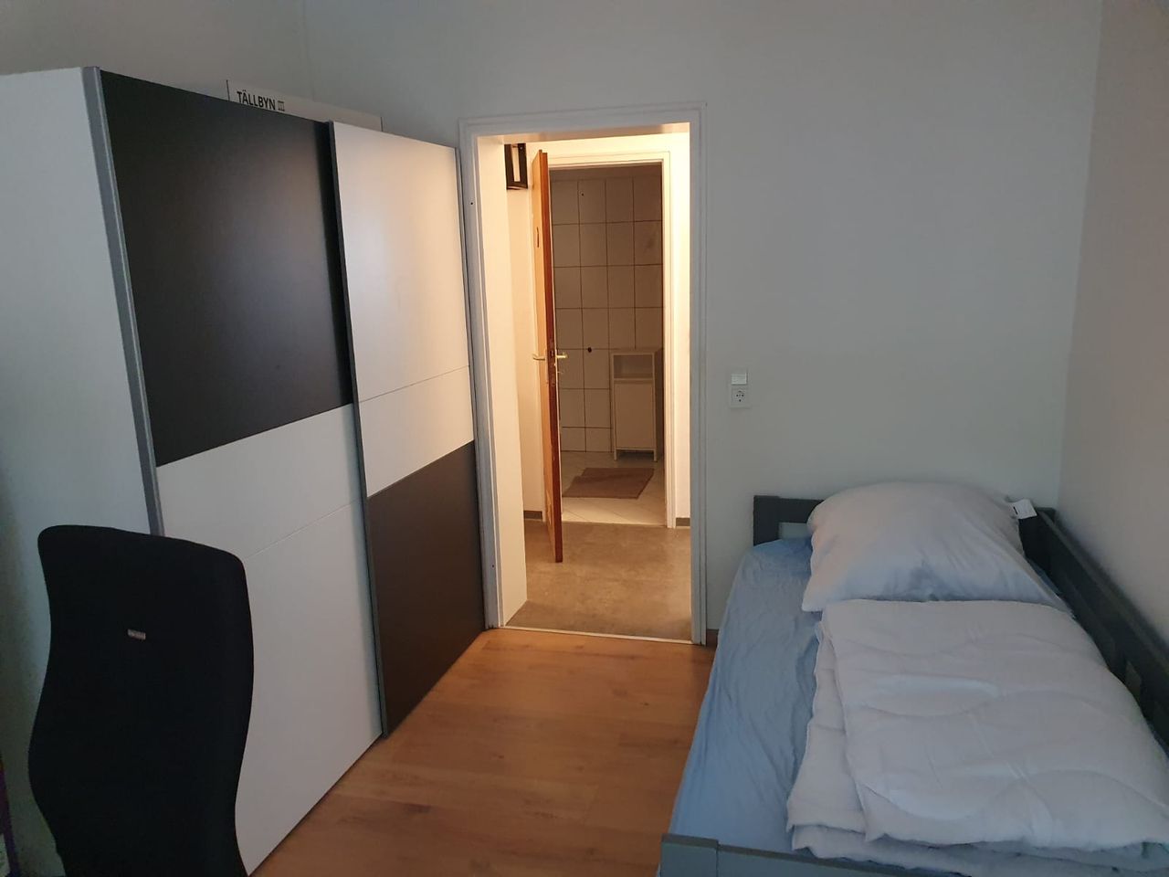 Top location: Newly renovated and high-quality fully furnished 3-room apartment in the center of Karlsruhe