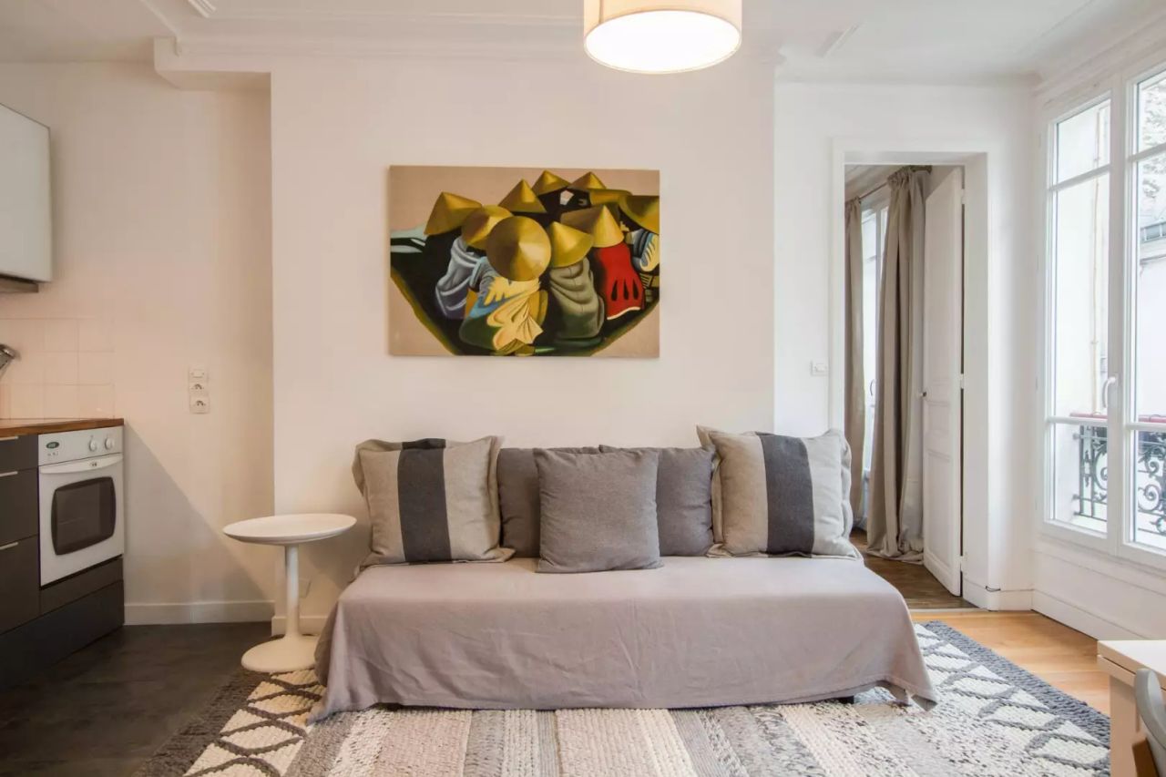 NICE 3 ROOMS - VERY CLOSE TO CANAL SAINT MARTIN