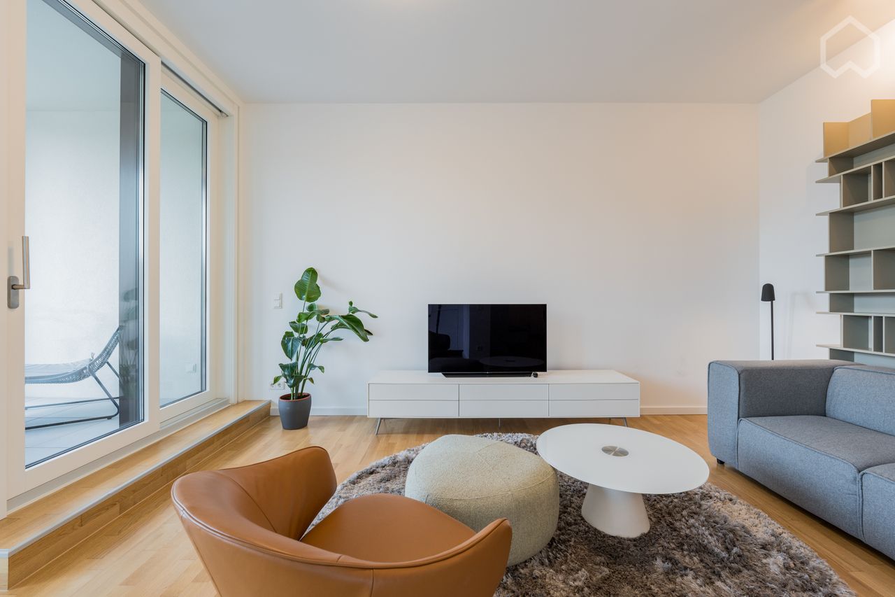 Nice and lovely waterfront  apartment in quiet street (Berlin)
