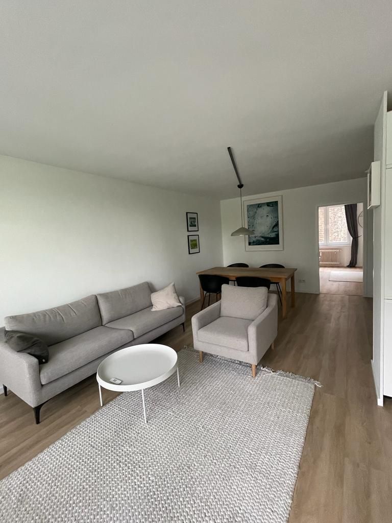 Helle, zentral gelegene und möblierte Dreizimmer-Wohnung in Düsseldorf-Flingern Nord