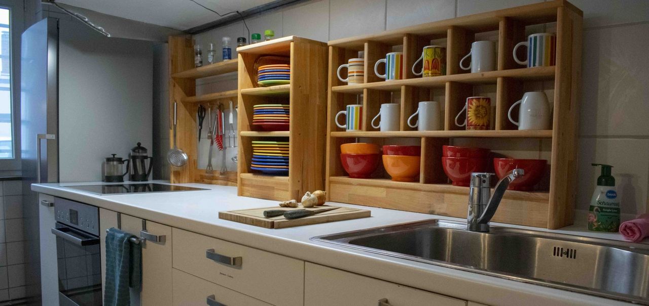 Room "Siedepfanne" with shared- bathrooms and kitchen in the historical "Sülfmeister Haus"