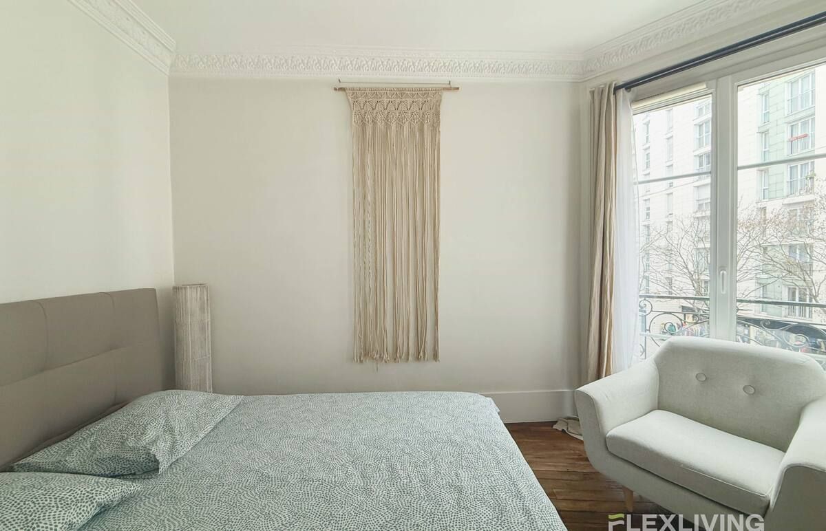 a charming studio located on the 2nd floor of a beautiful Parisian building in the 14th arrondissement of Paris.