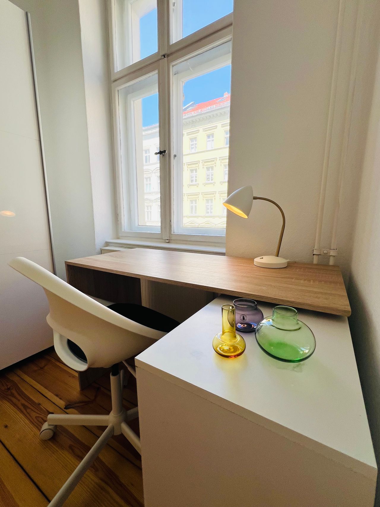 Beautiful recently renovated Altbau flat in Mitte, Berlin