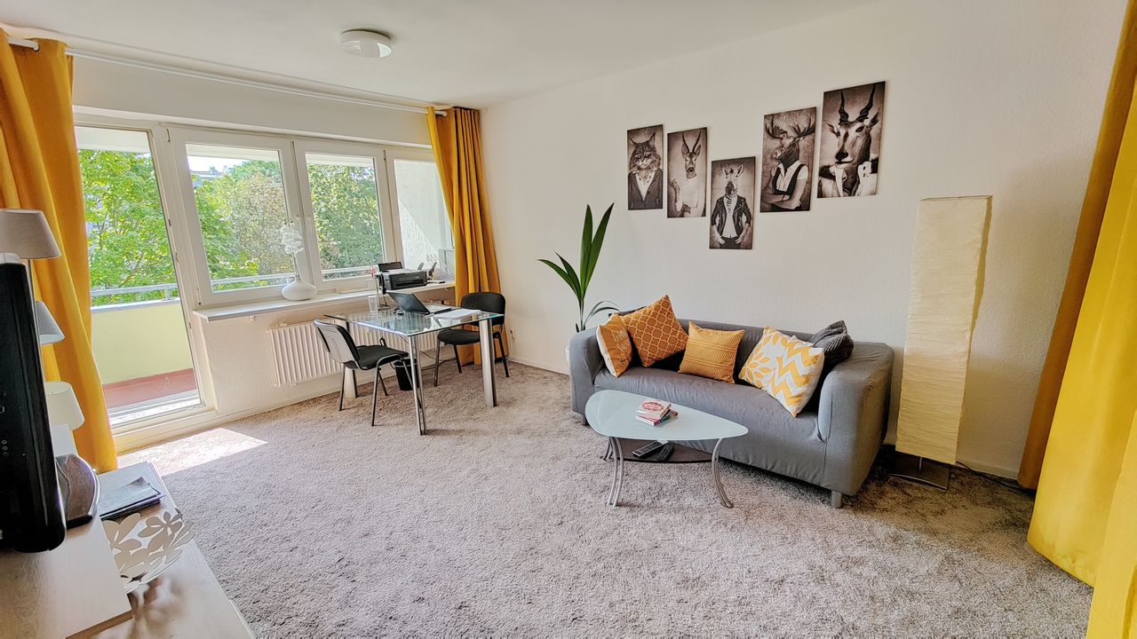 Sunny, quiet, modern, central flat in Mitte/Gesundbrunnen (U8)