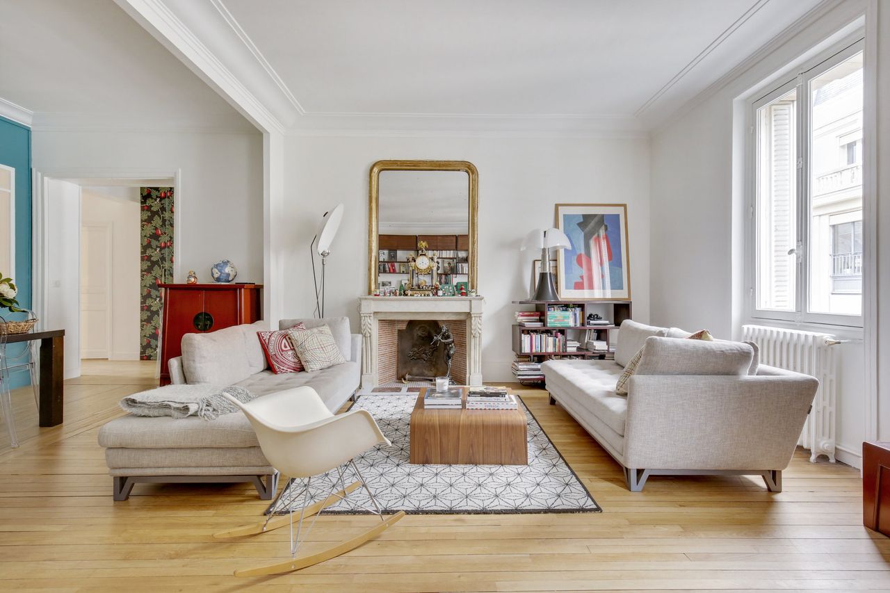 Stylish family flat in the heart of Paris (with parking space)