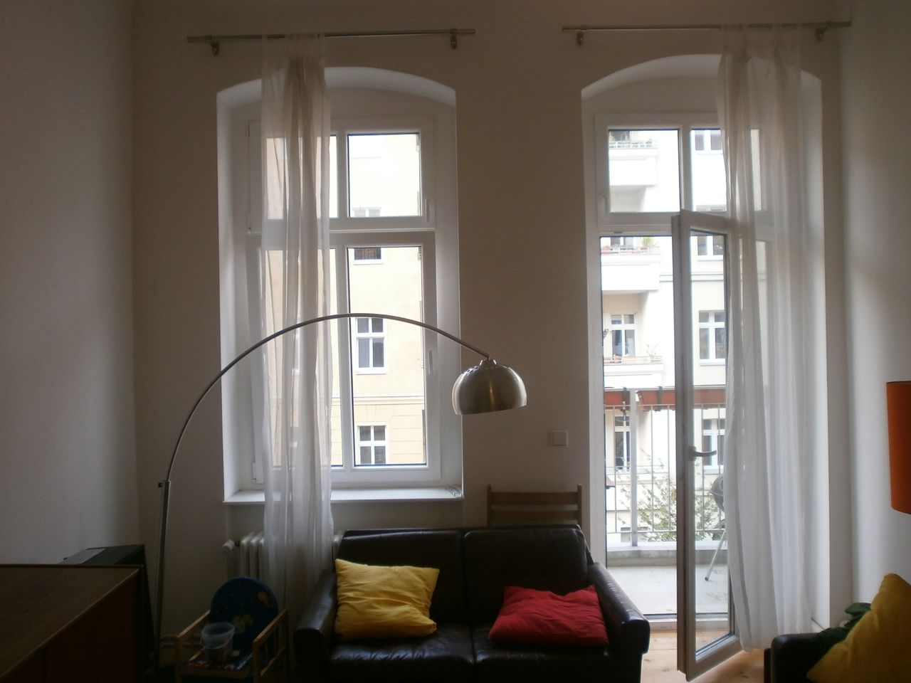 Beautiful 3 room apartment just off Arnim Platz in Prenzlauerberg available from September 1st 2021.