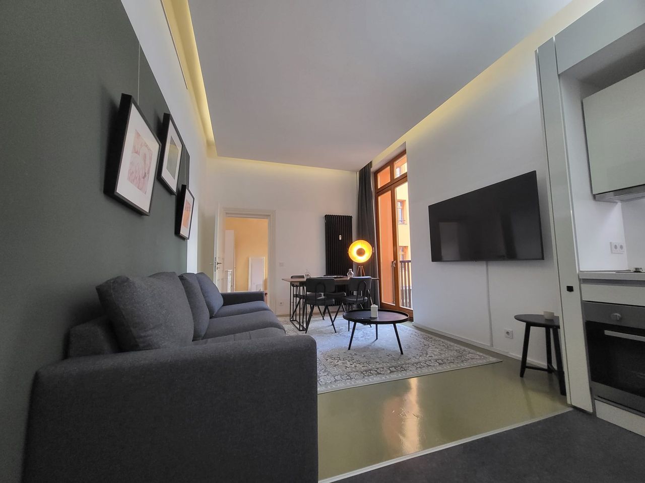 Beautiful two-room apartment with high-quality furnishings in a central location in Friedrichshain (Berlin)