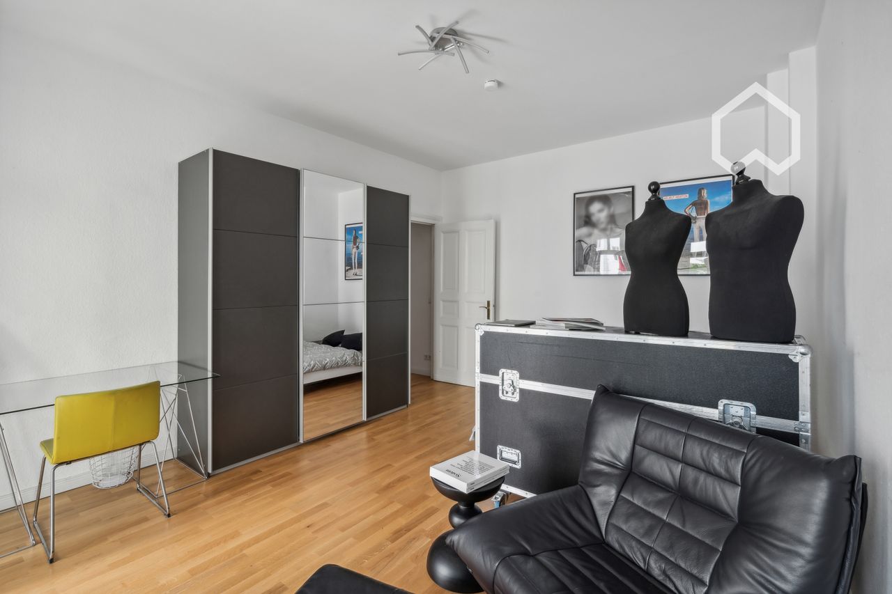 Modern, quiet, cozy apartment in the midst of trendy Friedrichshain, Berlin