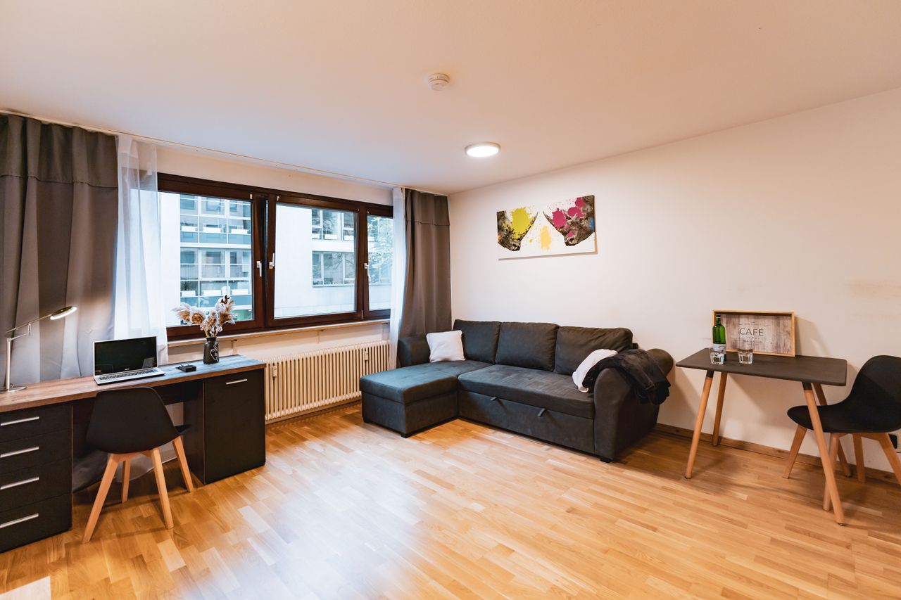Lovingly furnished 2 room apartment with parking space in the city center (Nürnberg)