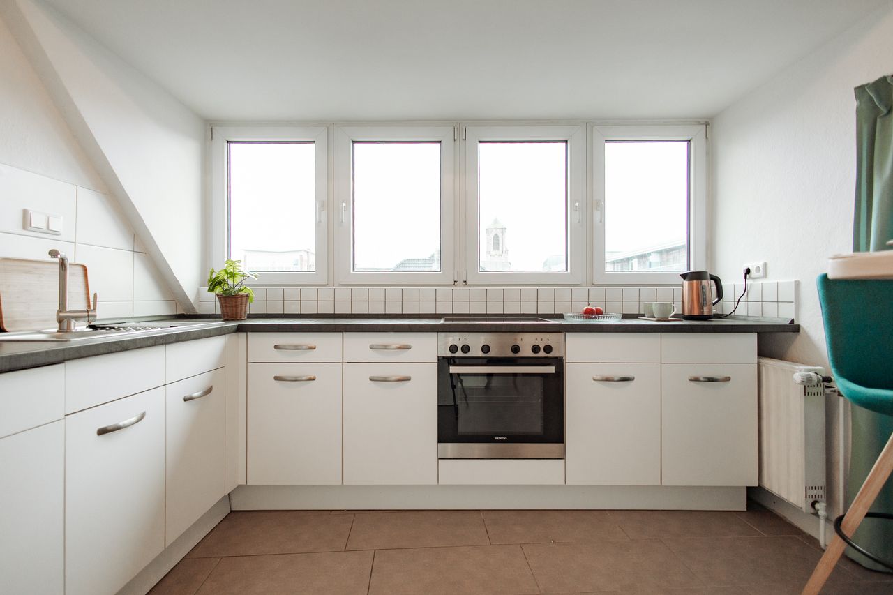 Beautiful renovated and high-quality furnished 67 m² 2.5-room apartment in a very central location in Neuss, near Düsseldorf is waiting 4you