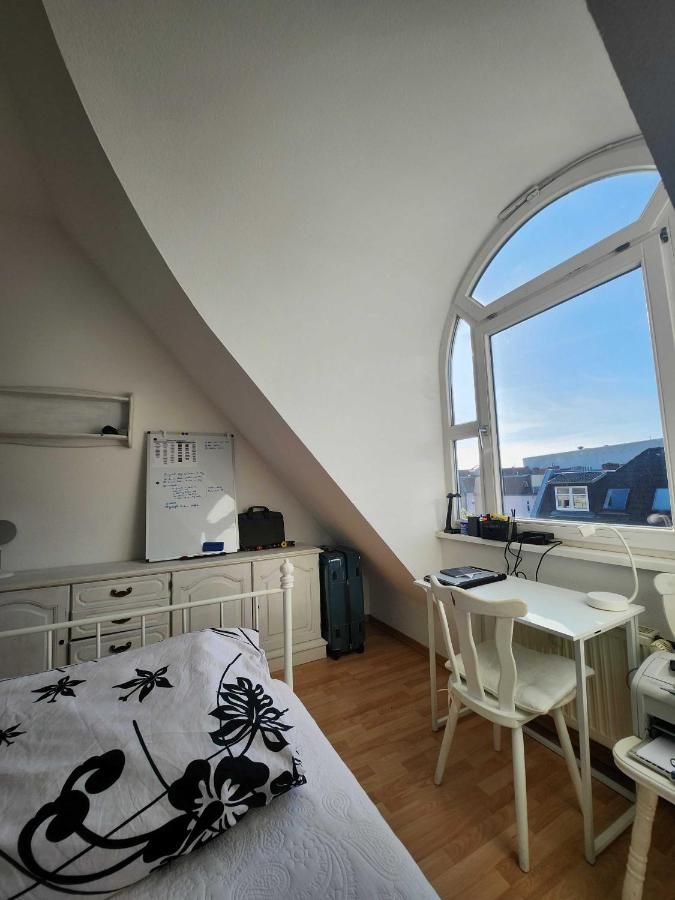 Sublet: 2-Room Apartment with Big Balcony in Tegel, Berlin