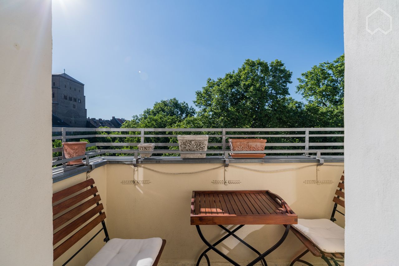 Beautiful apartment in an old building in Prenzlauer Berg- centrally located