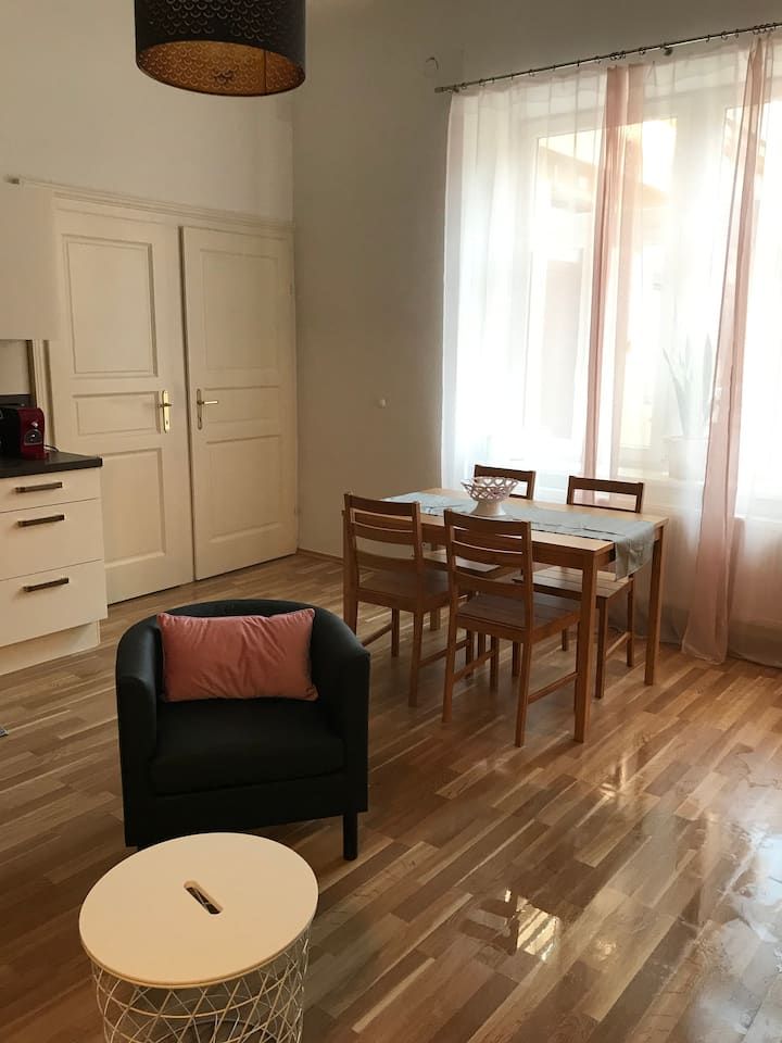 Apartment with small bedroom near Brunnenmarkt