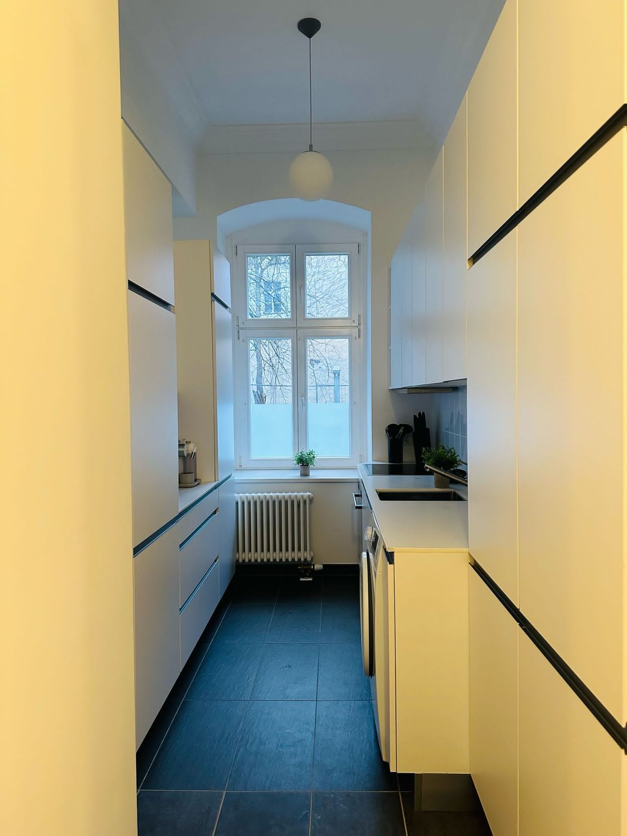 Beautiful, bright and modern 2 bedroom flat with high ceilings at Oderberger Straße