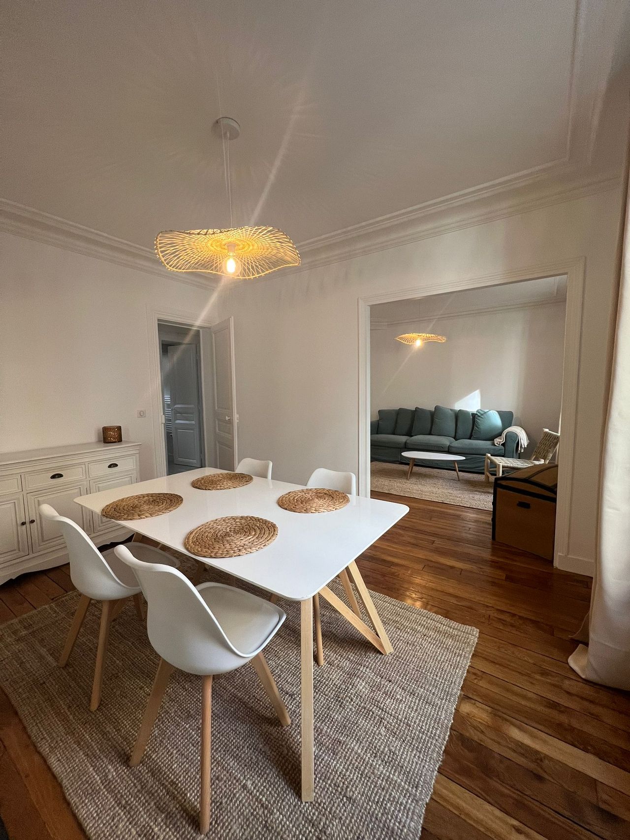 Cute, beautiful apartment for 4 people next to eiffel tower with dyson fan