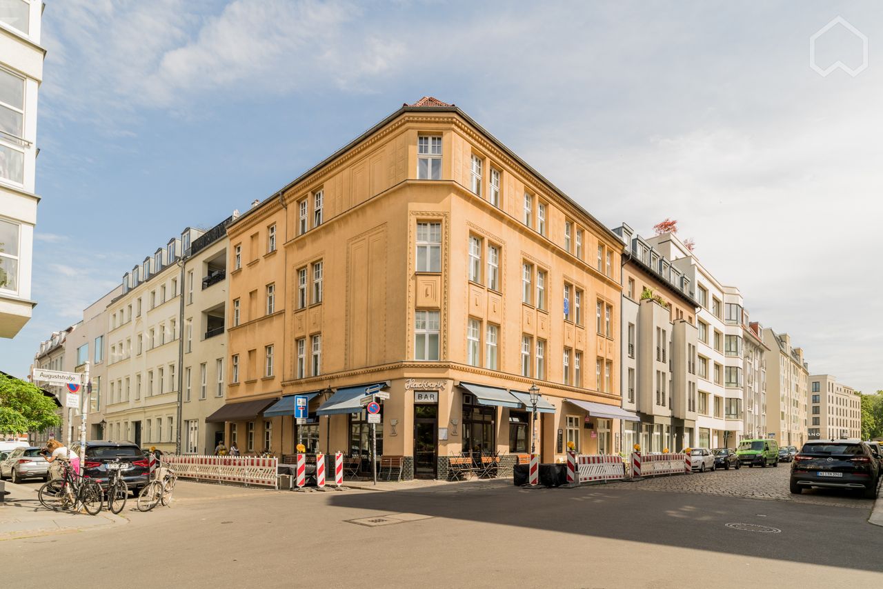Exclusively furnished apartment located in the best area of Mitte (Auguststrasse)