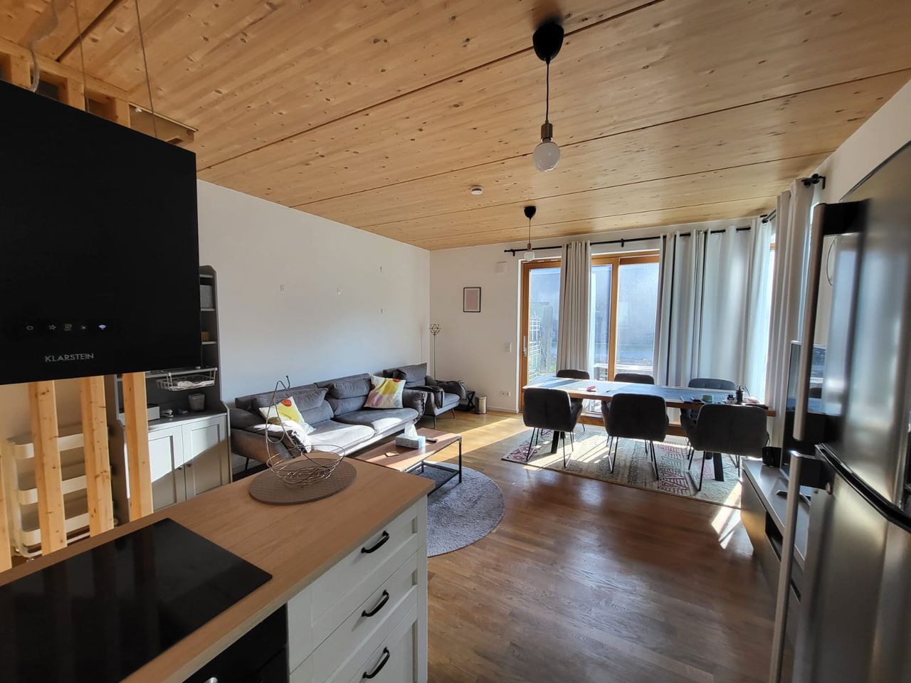 Large 5 room house for rent, fully furnished, and near the stunning Hahneberg natural reserve. Perfect for a family with kids!