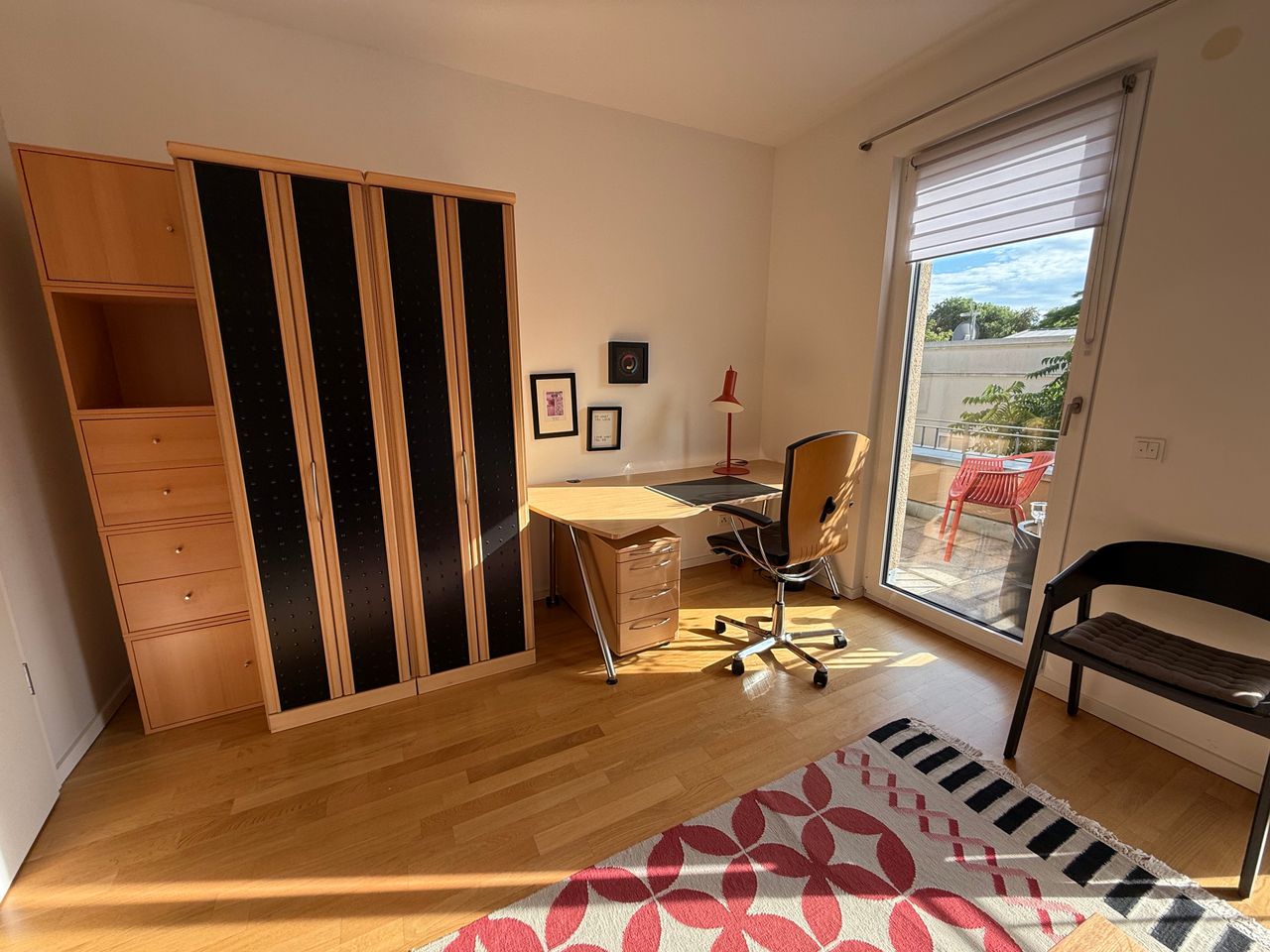 Exclusive, furnished, fully equipped 3-room apartment in a prime location in Potsdam city center with underground parking space and cleaning service