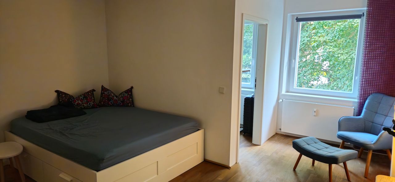 Generous 2.5 rooms ✓ 74sqm ✓ large, lovely, modern ✓ in the best quarter "Suedstadt" ✓ most central ✓ quiet ✓ park view ✓ separate study ✓