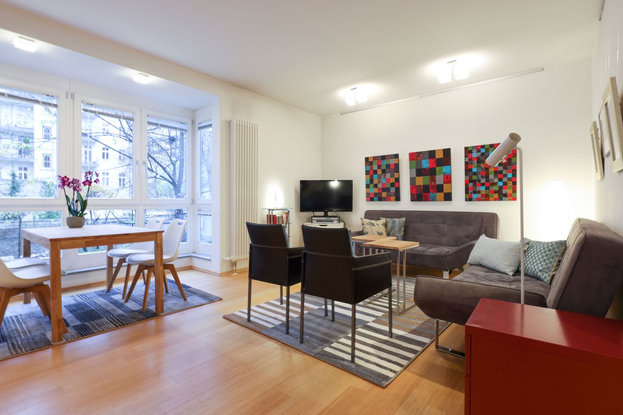 Wonderful and modern suite am Kollwitzplatz Prenzlauer Berg with underground parking place