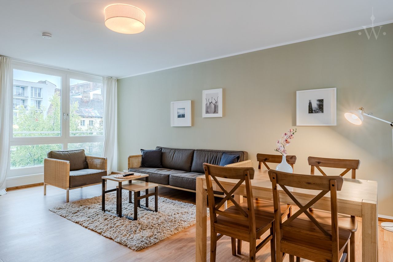 Cozy and central: 2-room apartment directly at Checkpoint Charlie