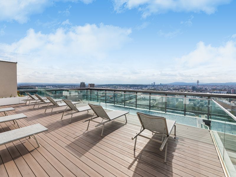 Penthouse Apartment with terrace and stadium view (Pool)