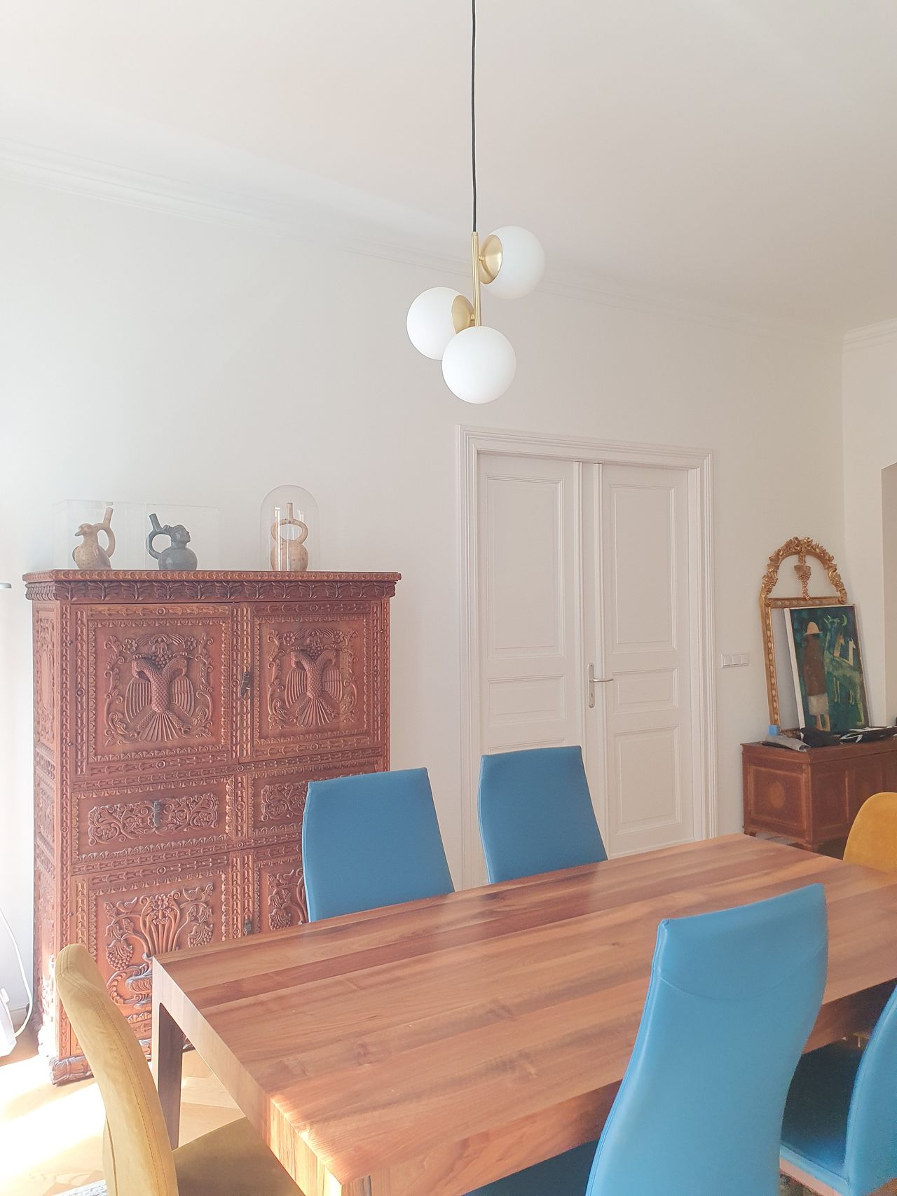 Perfect, quiet apartment in Friedrichshain (Berlin), luxury interior, parquet, two balconies, sunny, big bath