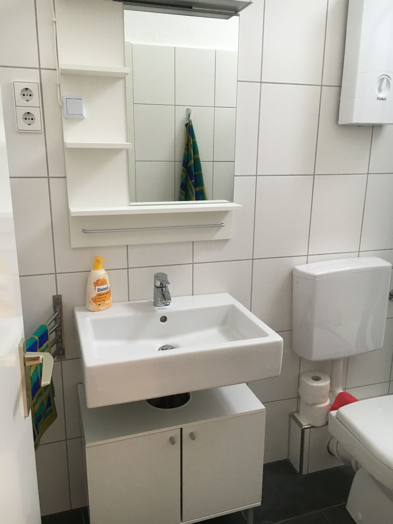 Quirky studio in very best area of  Dusseldorf with Balcony
