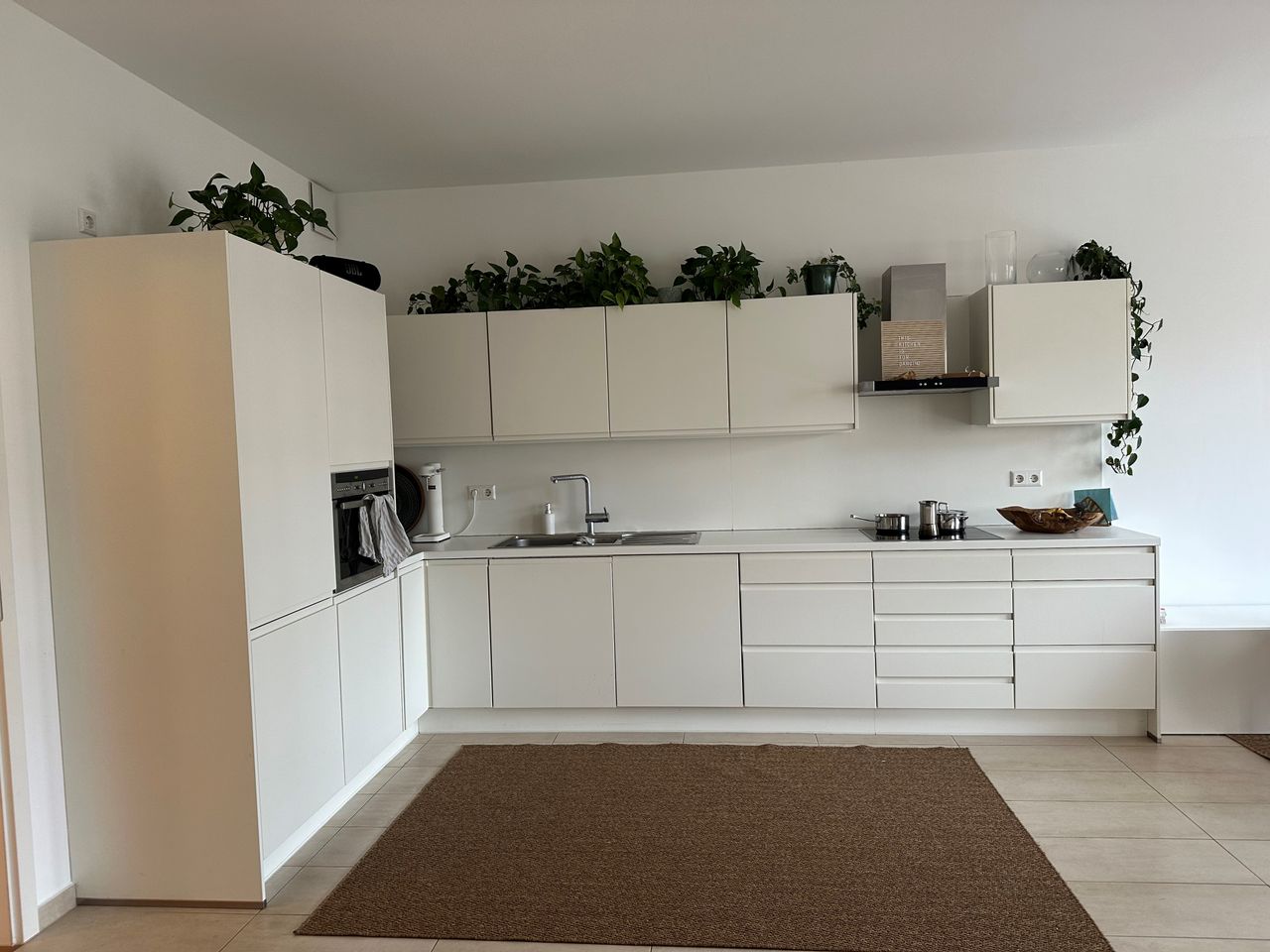 Spacious, Sunny, and Quiet Apartment Next to Three Parks in the Heart of Berlin