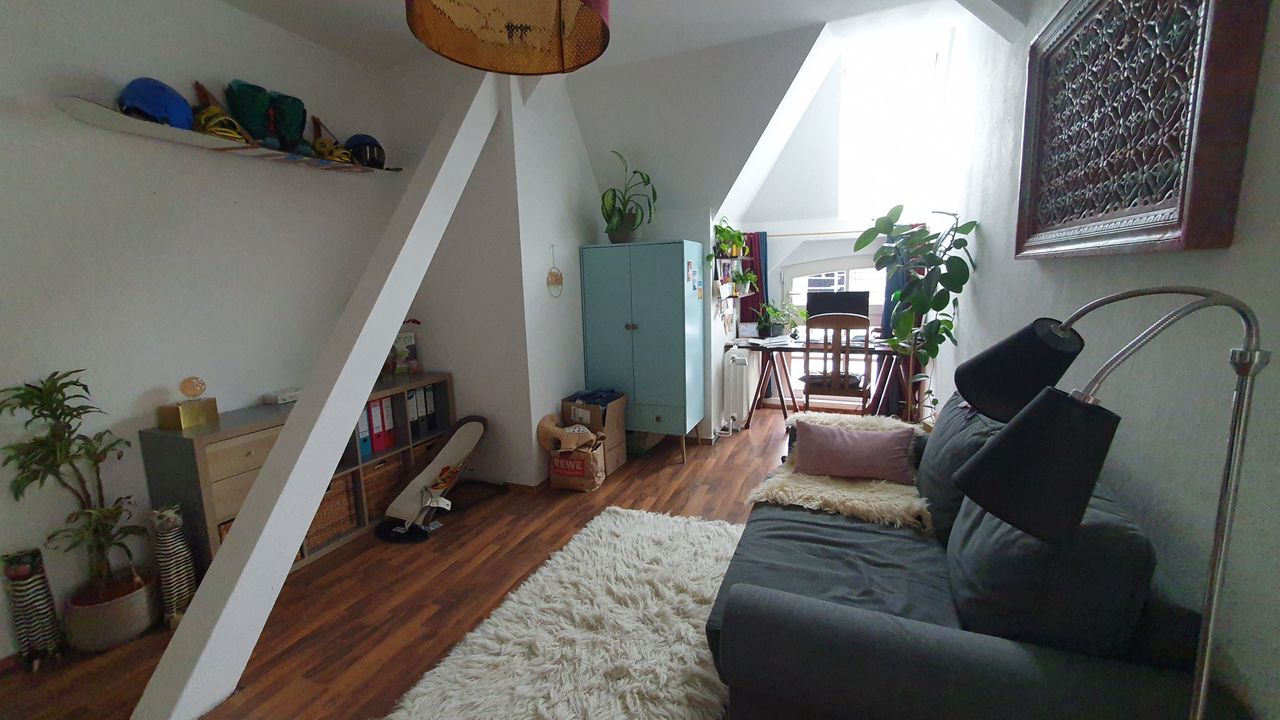 24th Aug-25th Oct: Sunny roof top apartment in Charlottenburg suitable with child