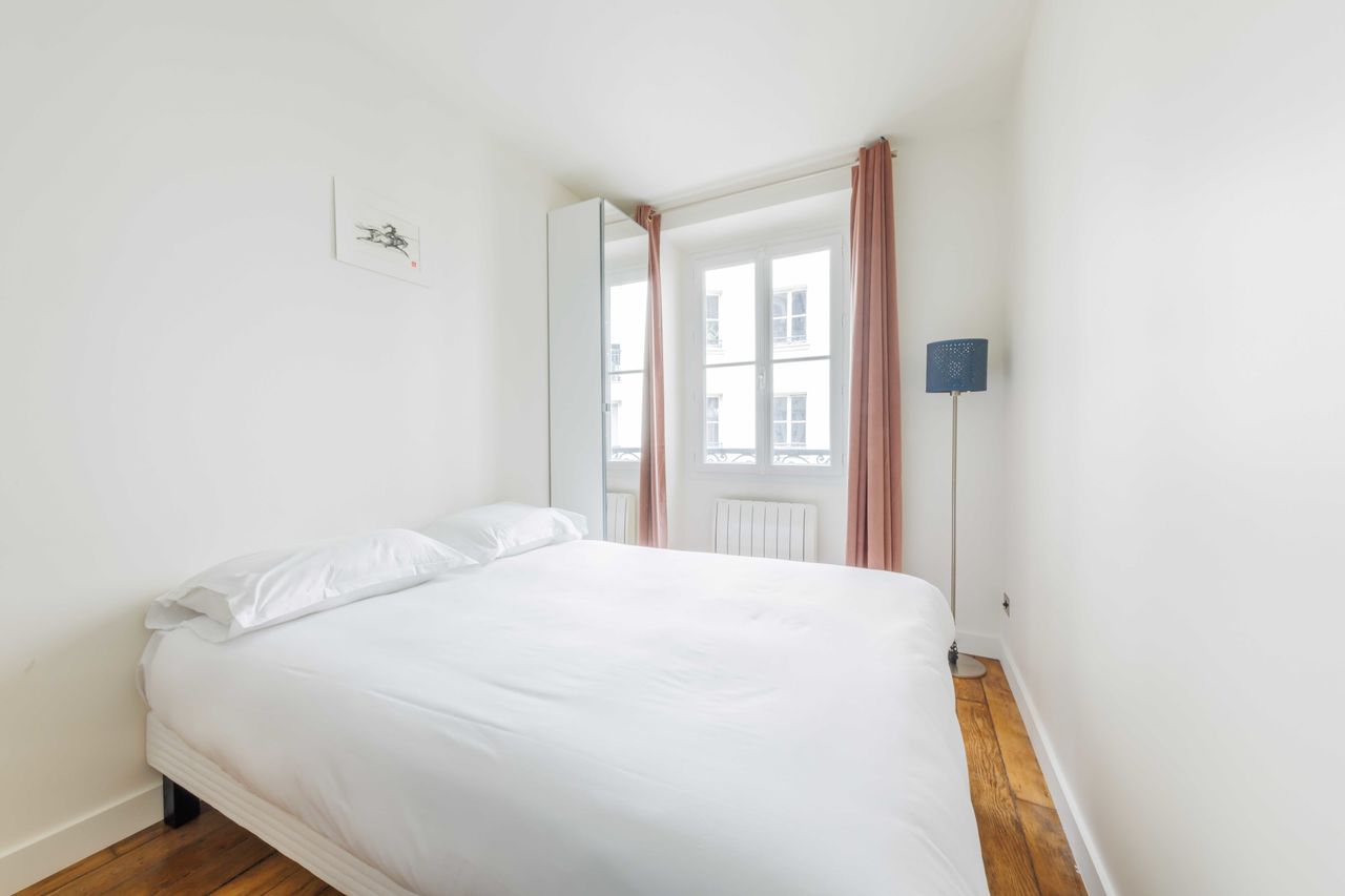 Charming 80m² Apartment | Central Location near Hôtel des Invalides & Champ de Mars