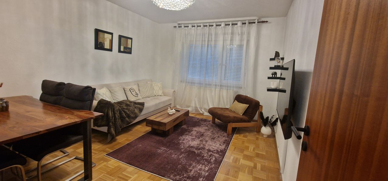 Modern Apartment in quiet central area near Underground Station and Supermarket