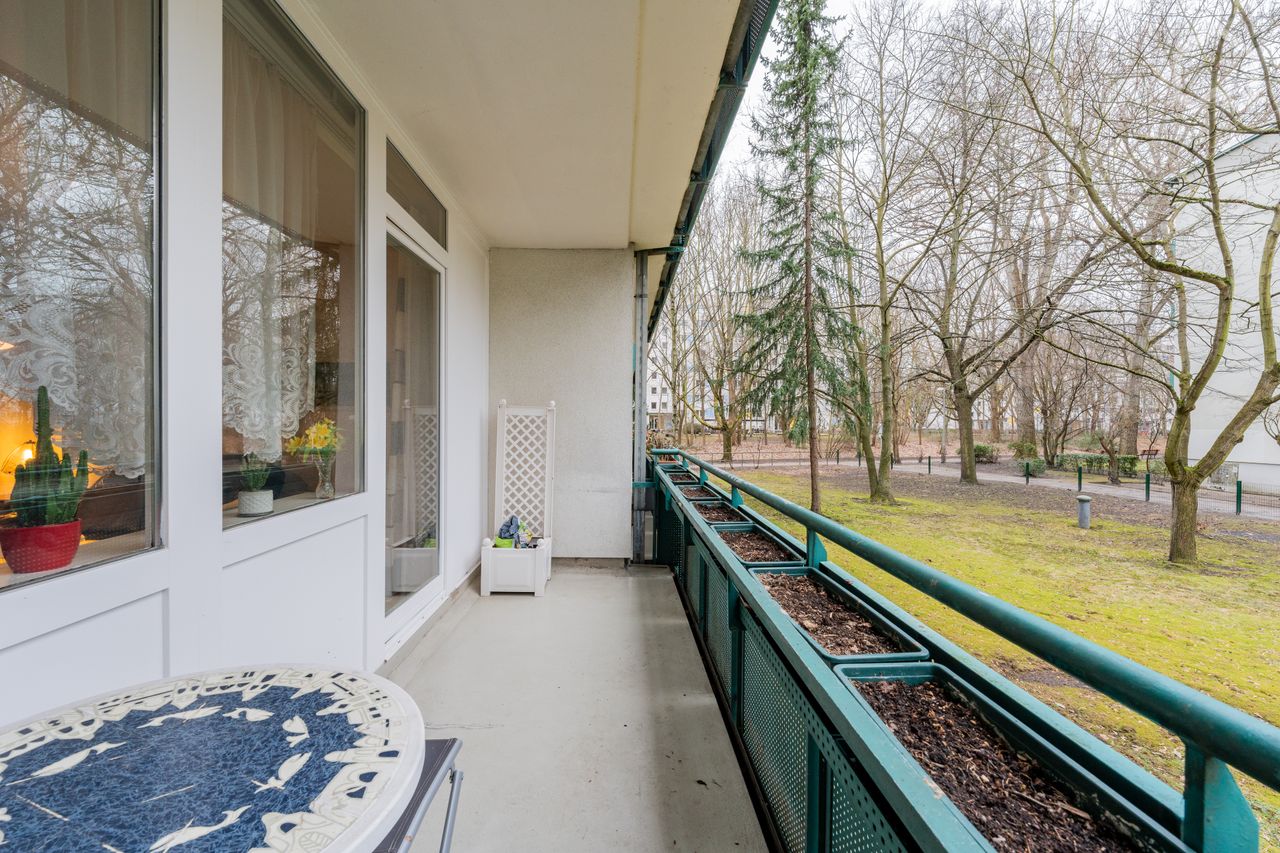 Exclusive city living in Berlin-Lichtenberg: 3-room flat with balcony and urban flair