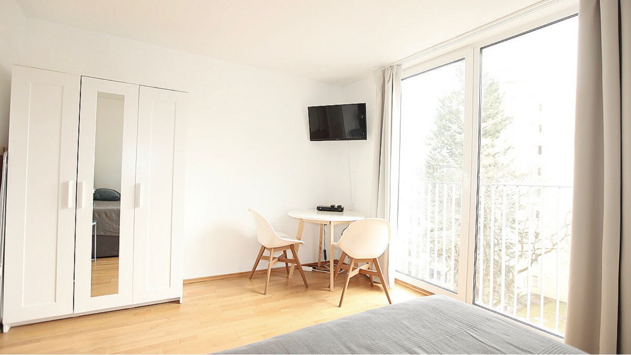 Furnished apartment in Neuhausen-Schwabing with view to Olympiaturm