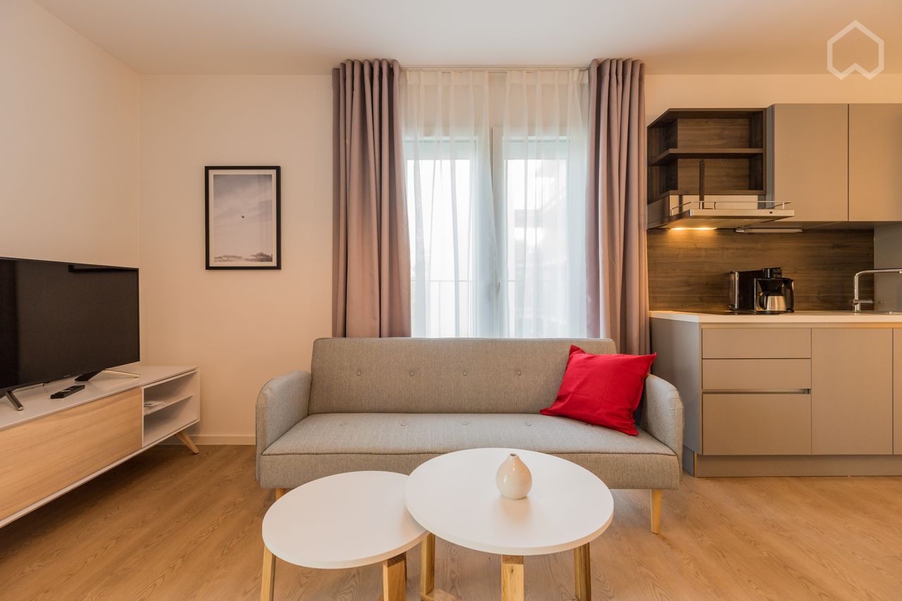 Neat & quiet apartment in Charlottenburg B2