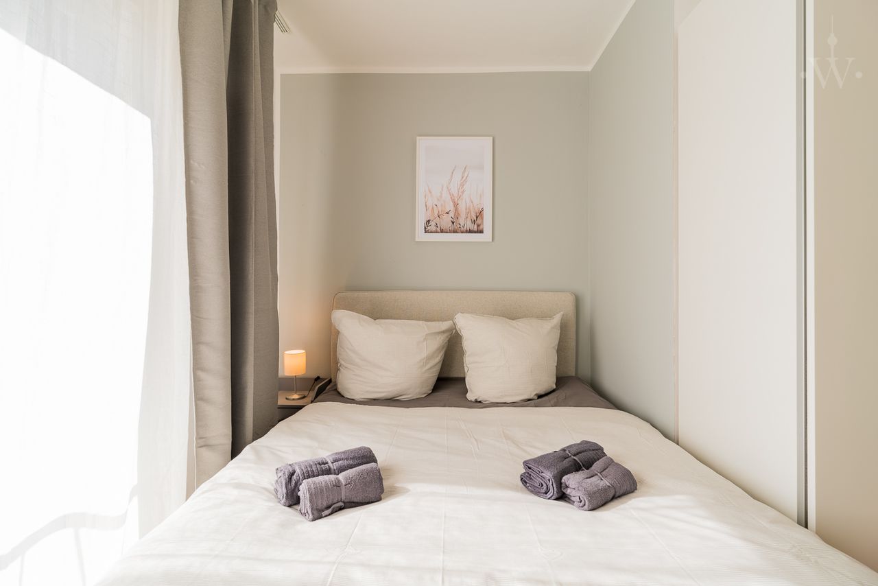 Furnished 1-room flat in a prime Berlin residential area