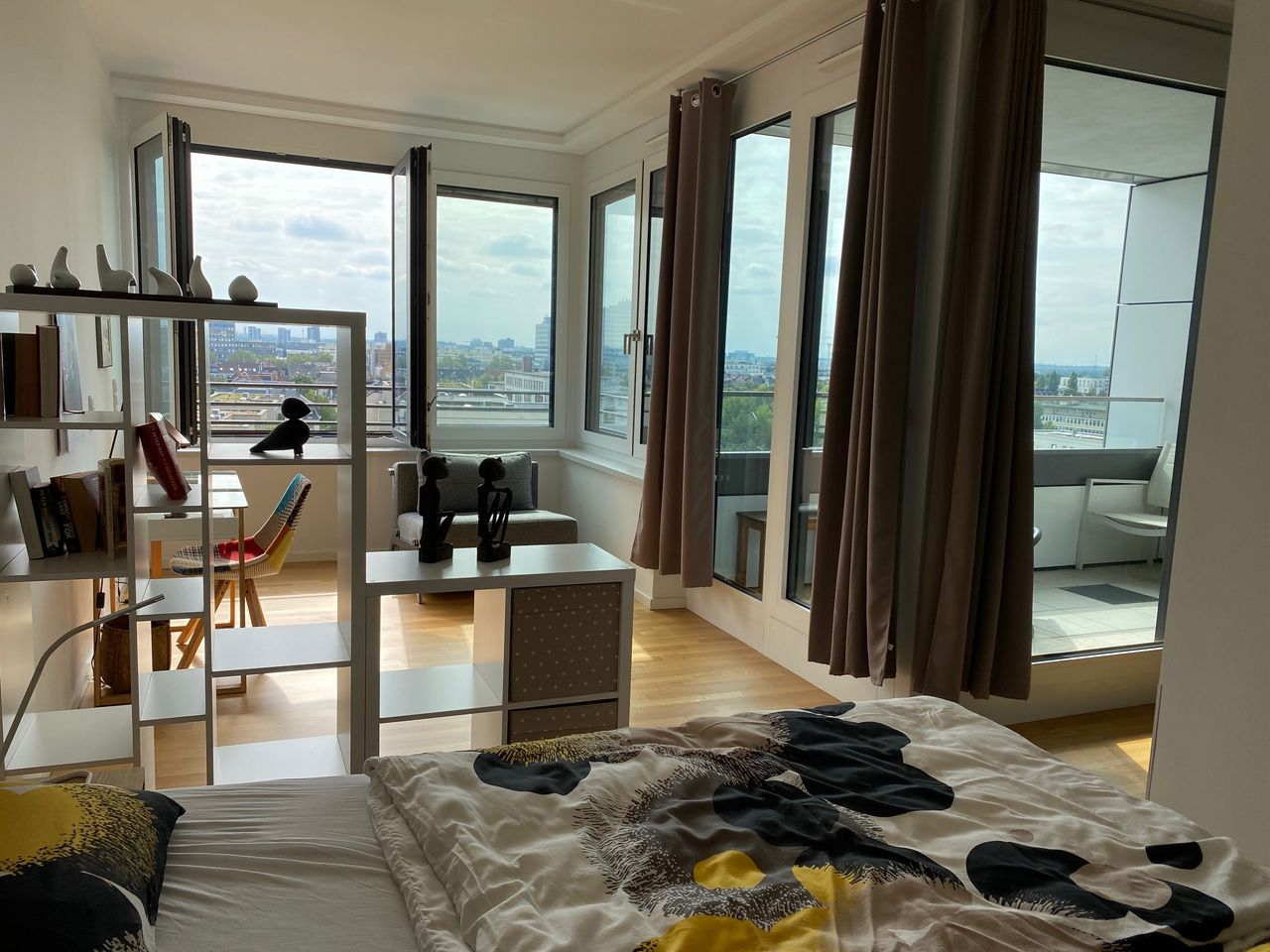 Attractive apartment with loft character near Europagarten