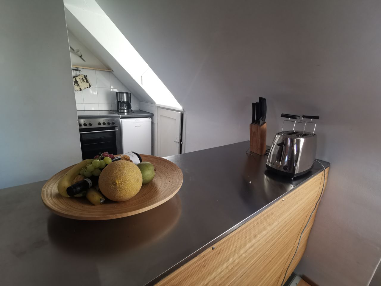 Bright, fully-furnished 2-room-apartment in Stuttgart-Degerloch, quiet, central, incl. WLAN