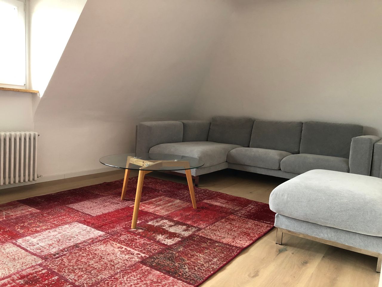 Nice 2.5-room attic apartment with garden in Stuttgart-Zuffenhausen