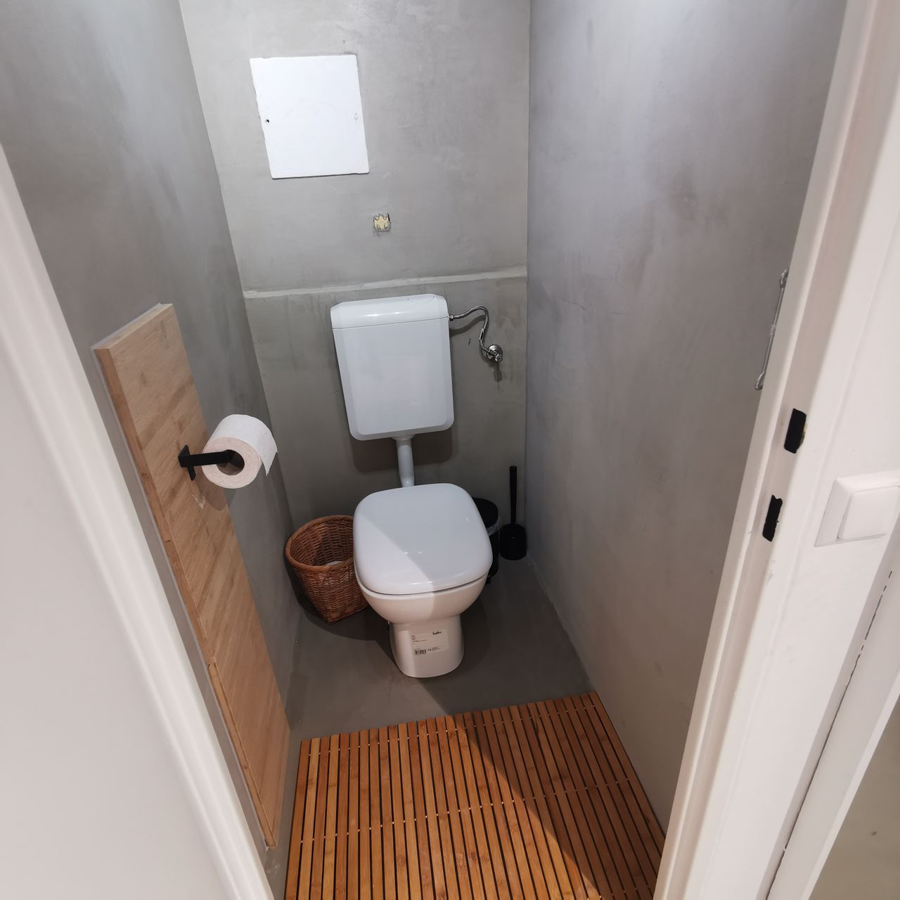 Modern designer apartment next to the U1 underground line