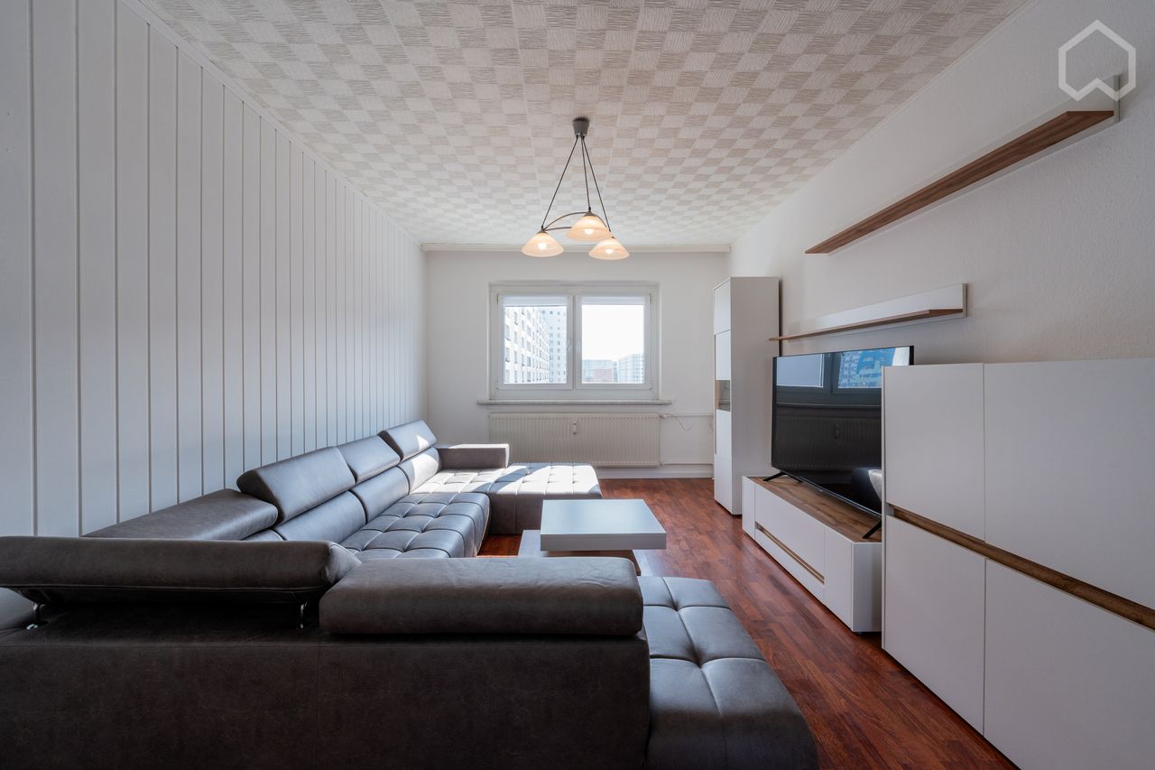 Fully furnished 4-room apartment with style & comfort – all-inclusive in Berlin 13059!