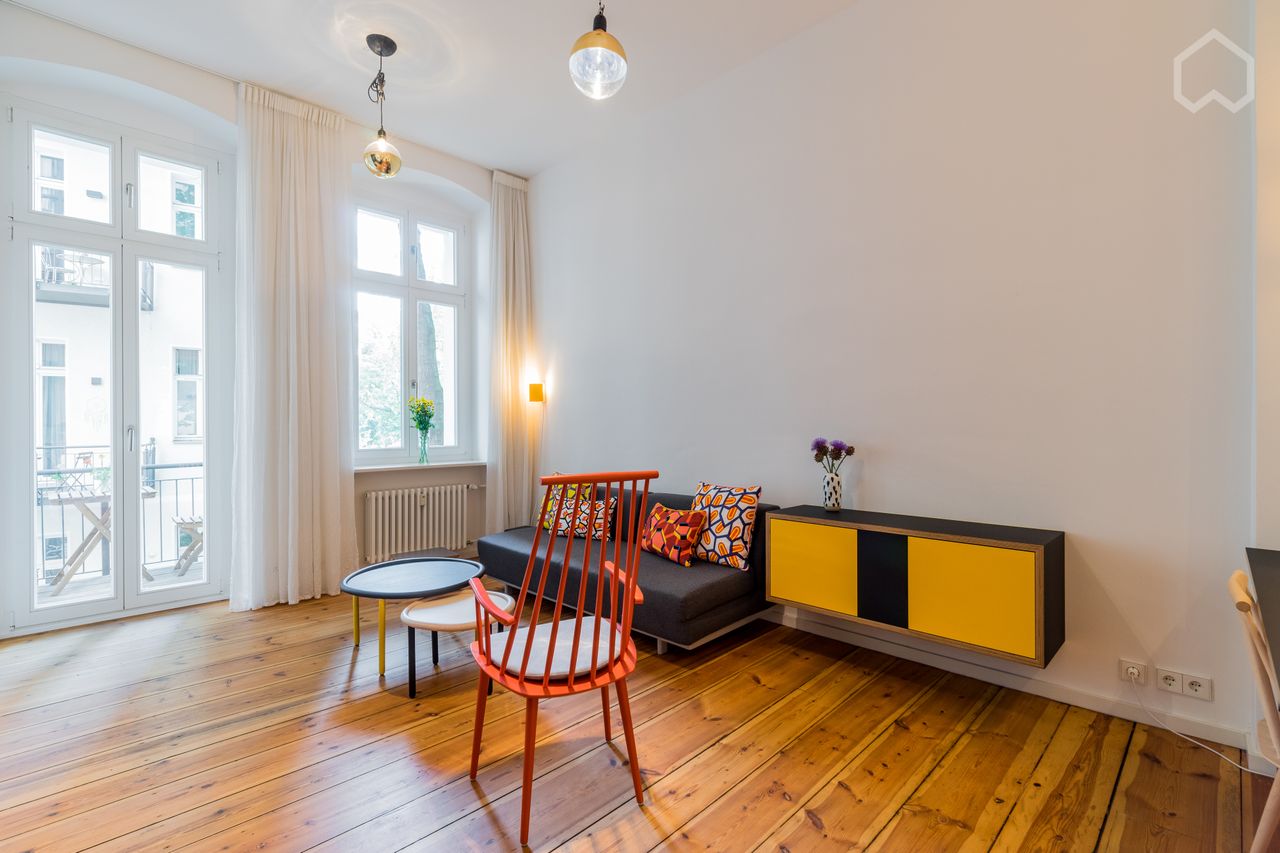 Tastefully decorated 2-room apartment with loft ambiance & balcony at Heckmannufer near the Spree