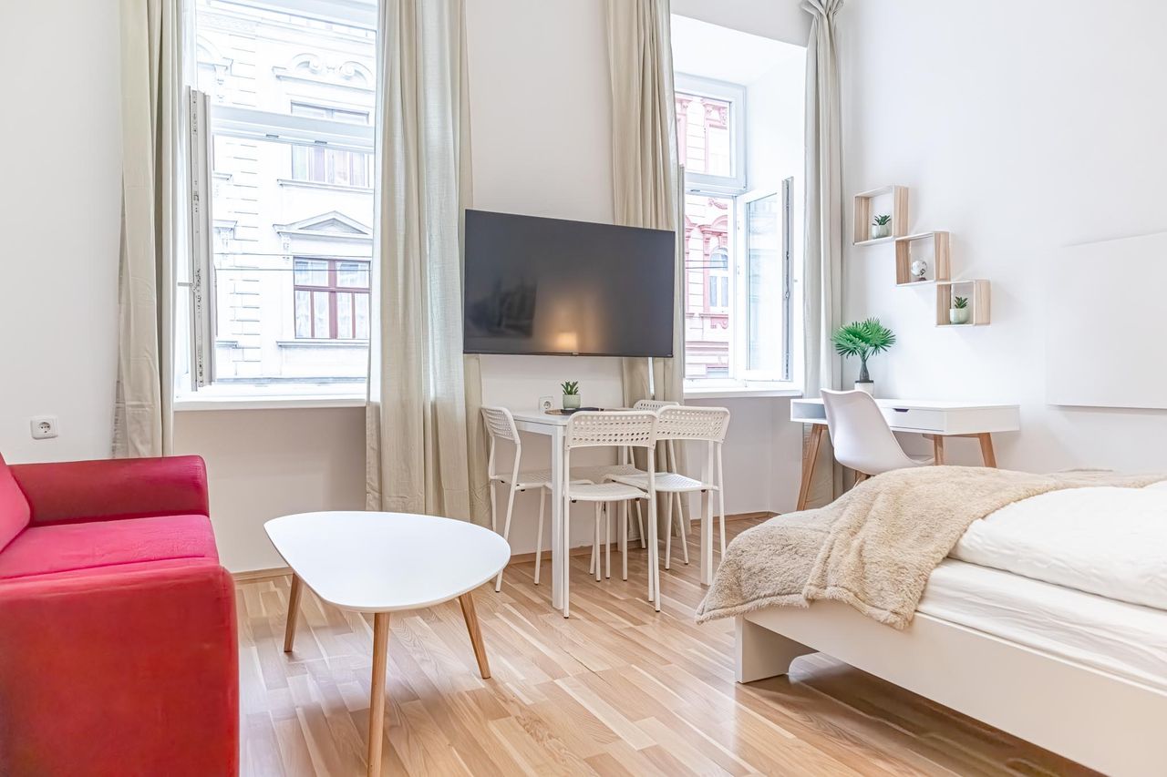 Economy City Living: 1 bedroom in a beautiful old building